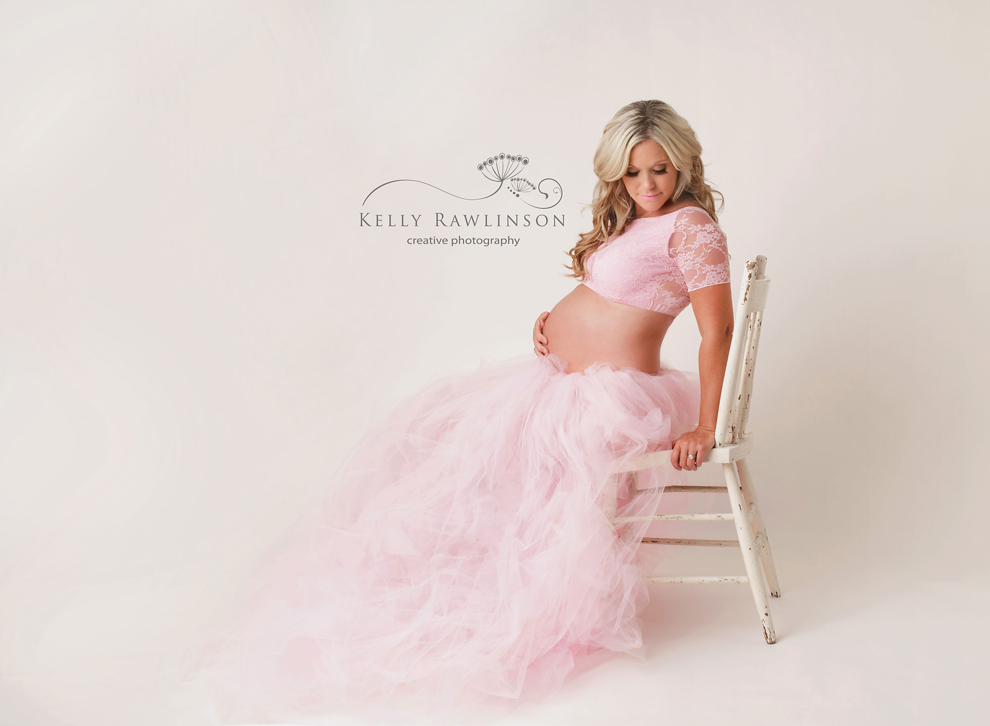 professional maternity photographer, pregnancy photos in newmarket